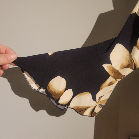 Black and Floral Dress Size Medium - Picture 4 of 7